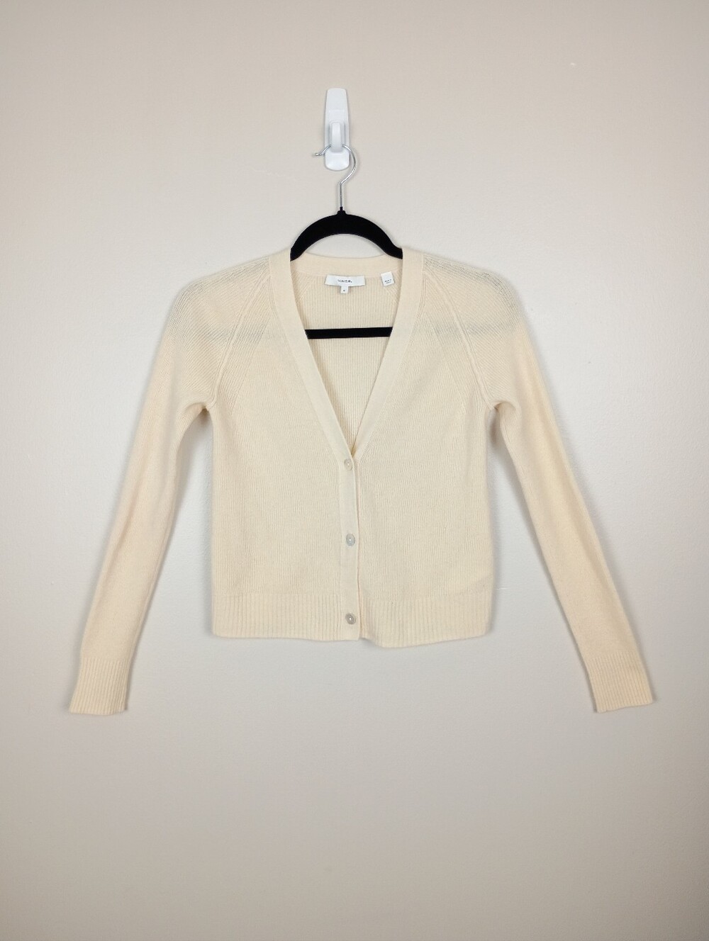 Vince 100% Cashmere Cropped Cardigan Sweater Women's Size Medium Cream V-Neck